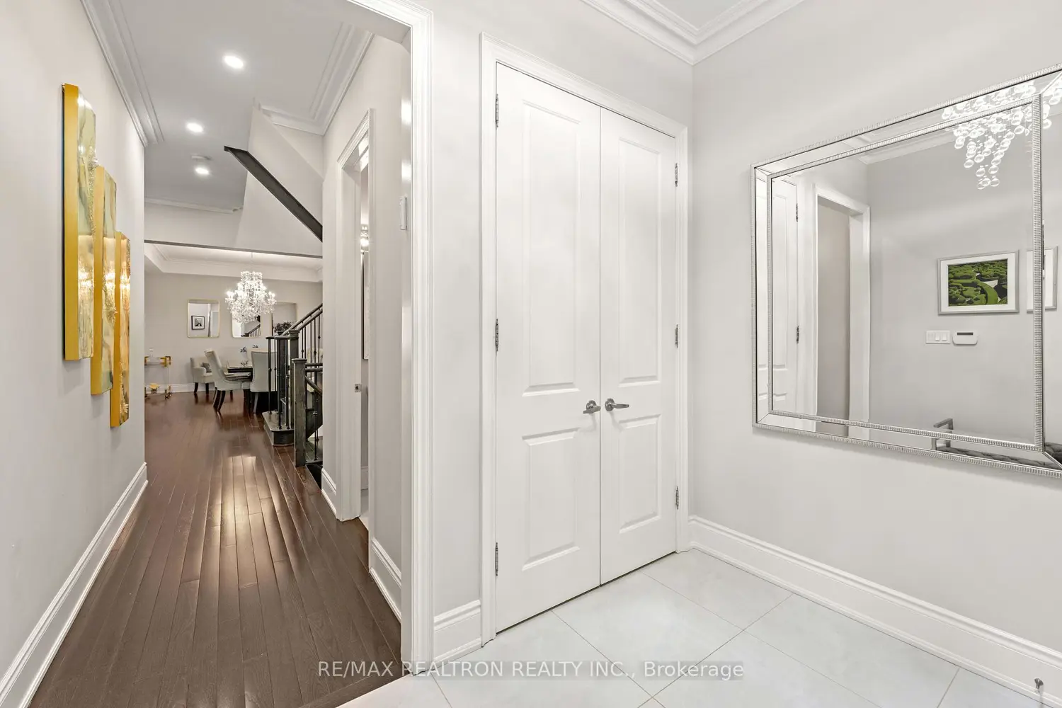 595 Pleasant Ridge Avenue photo 4