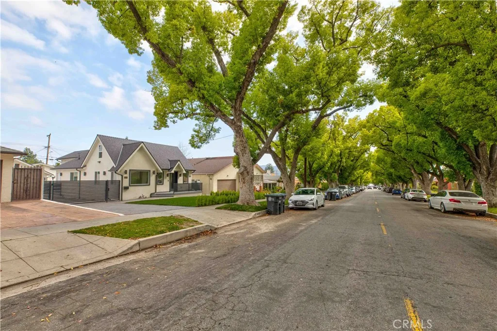 1244 Allen Avenue, Glendale, CA 91201