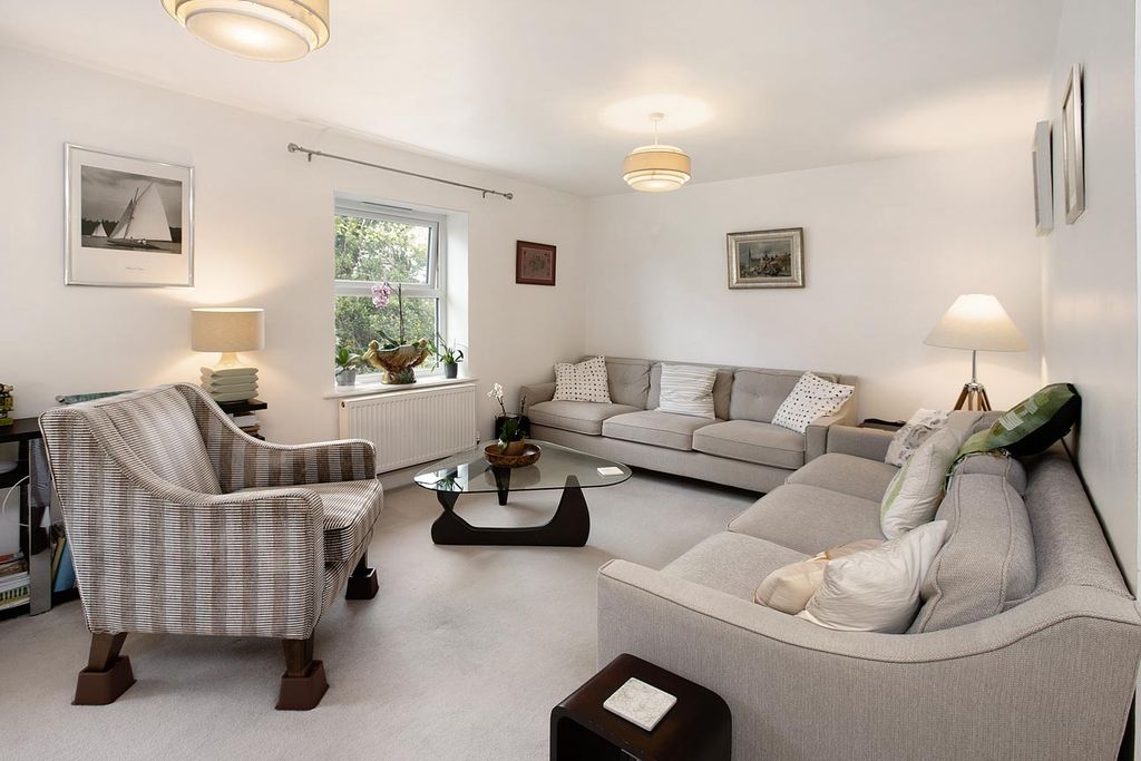 Additional image 2 of 3 bed flat for saleEast Cliff Road, Dawlish EX7