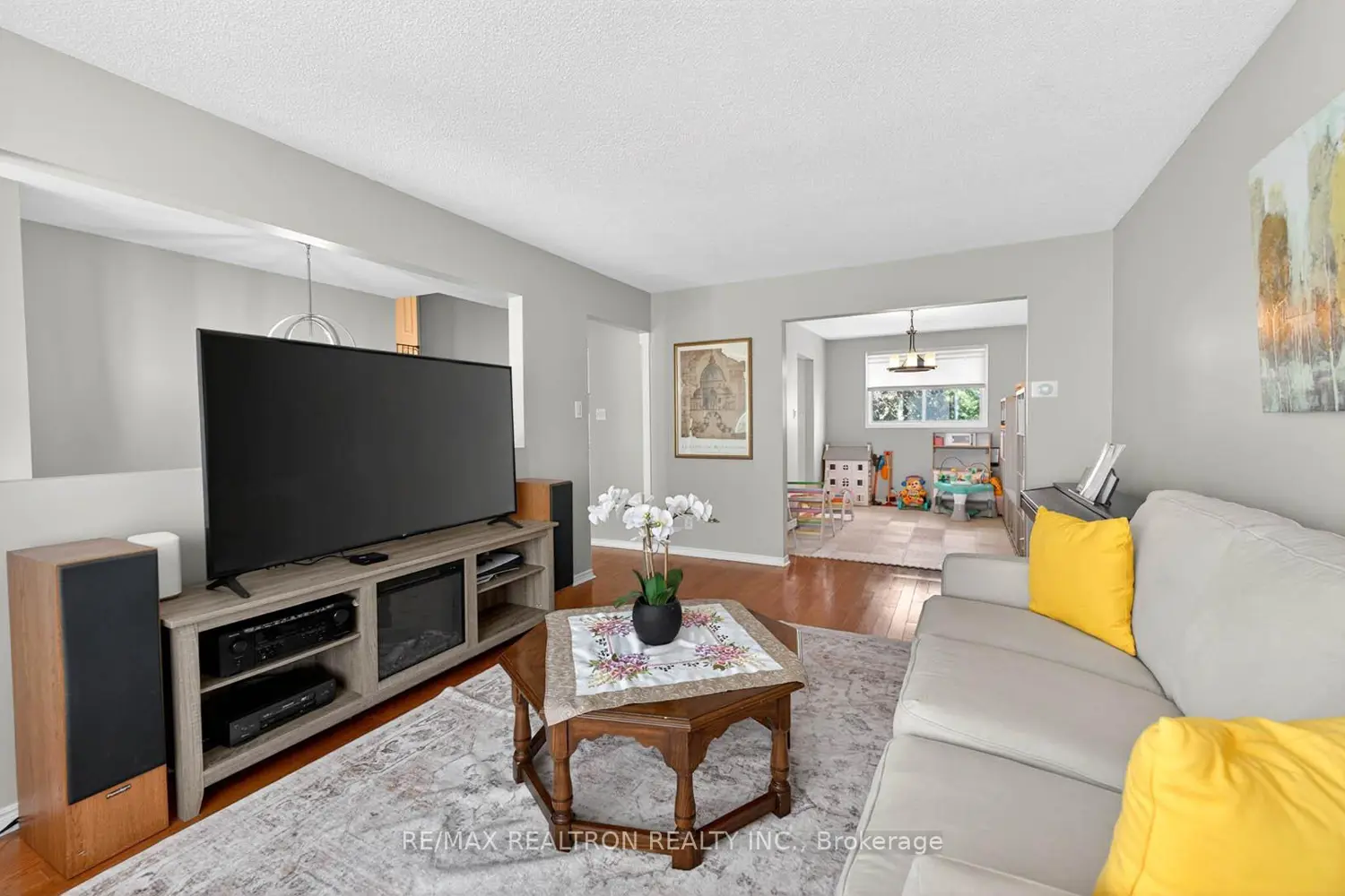 18 Castille Crescent photo 4