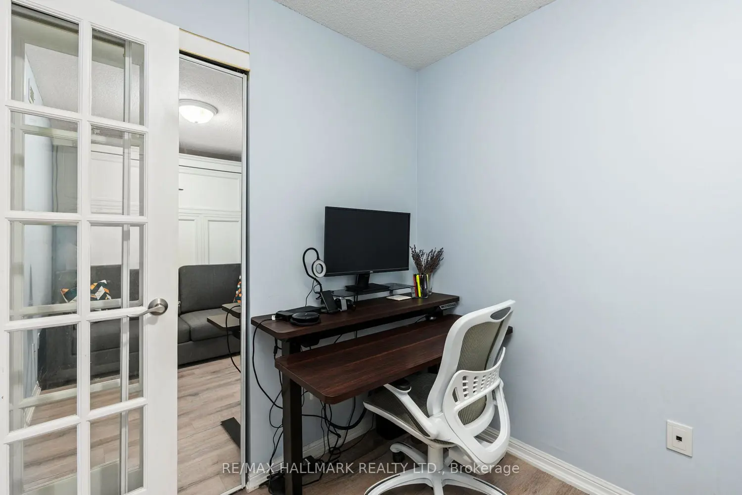 Additional image 14 of 400 Adelaide Street 819