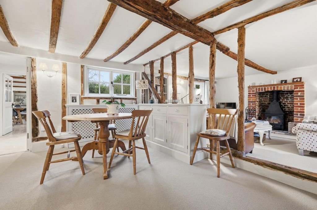 5 bed detached house for saleBacon End, Dunmow CM6 photo 5