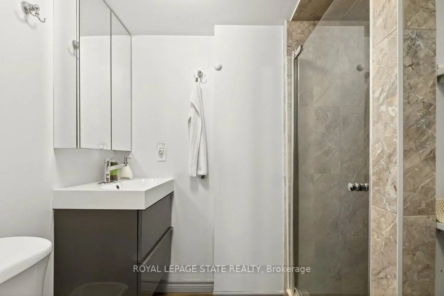 Additional image 11 of 165 Bold Street 403