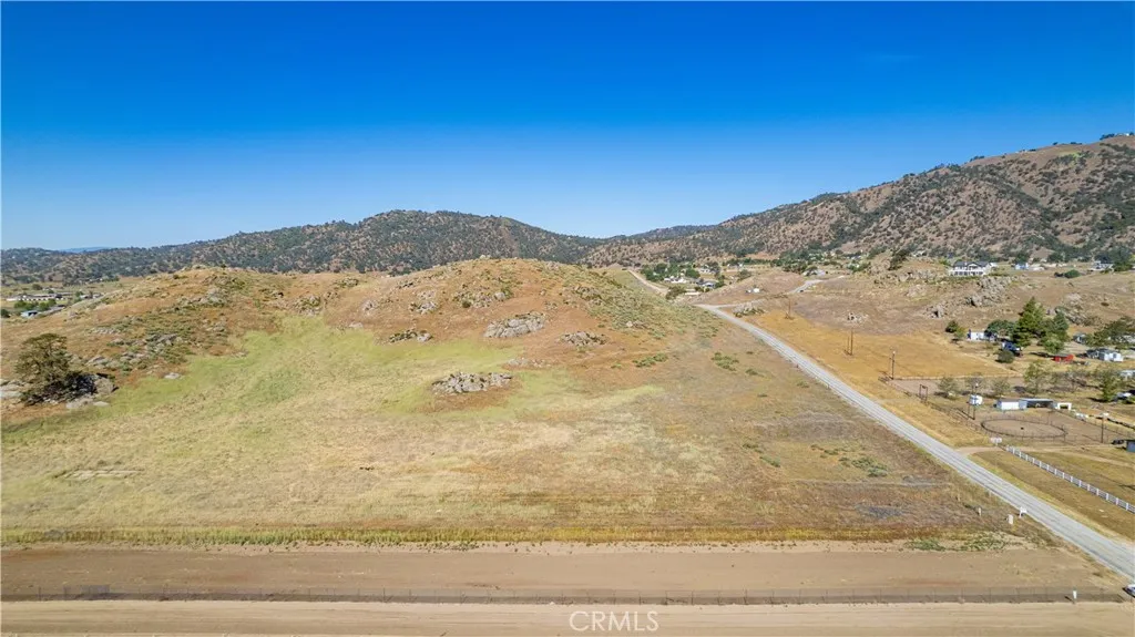 Edward Street, Tehachapi, CA 93561 photo 2