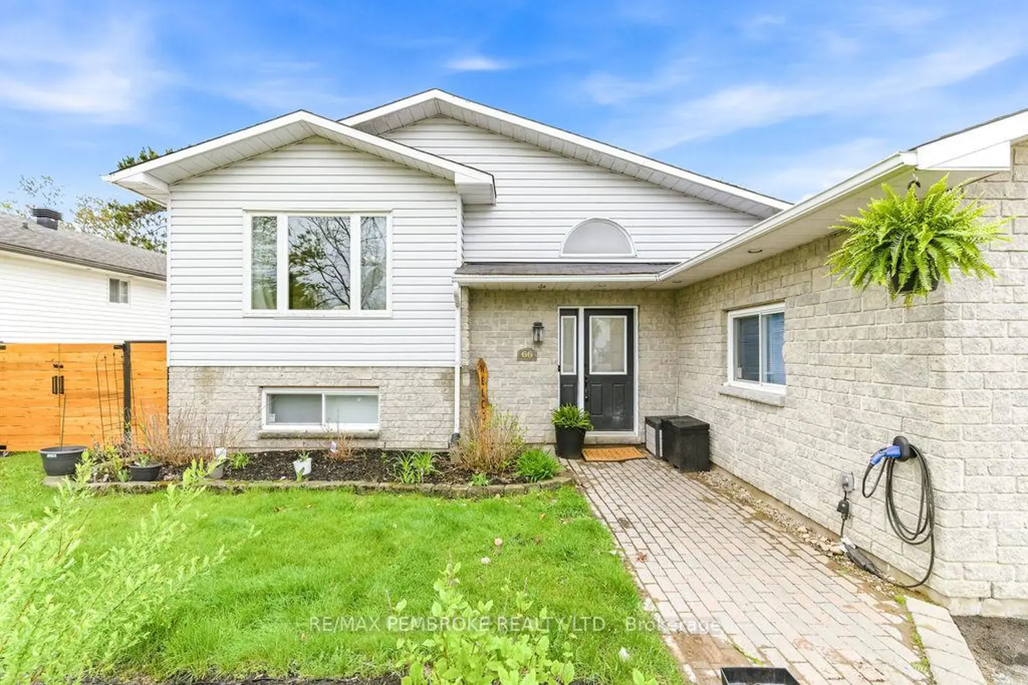 66 Woodland Crescent