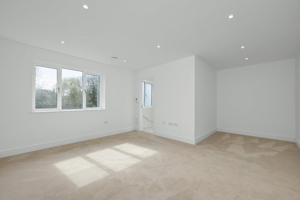 Additional image 9 of 4 bed semi-detached house for saleHurst Road, East Molesey, Surrey KT8
