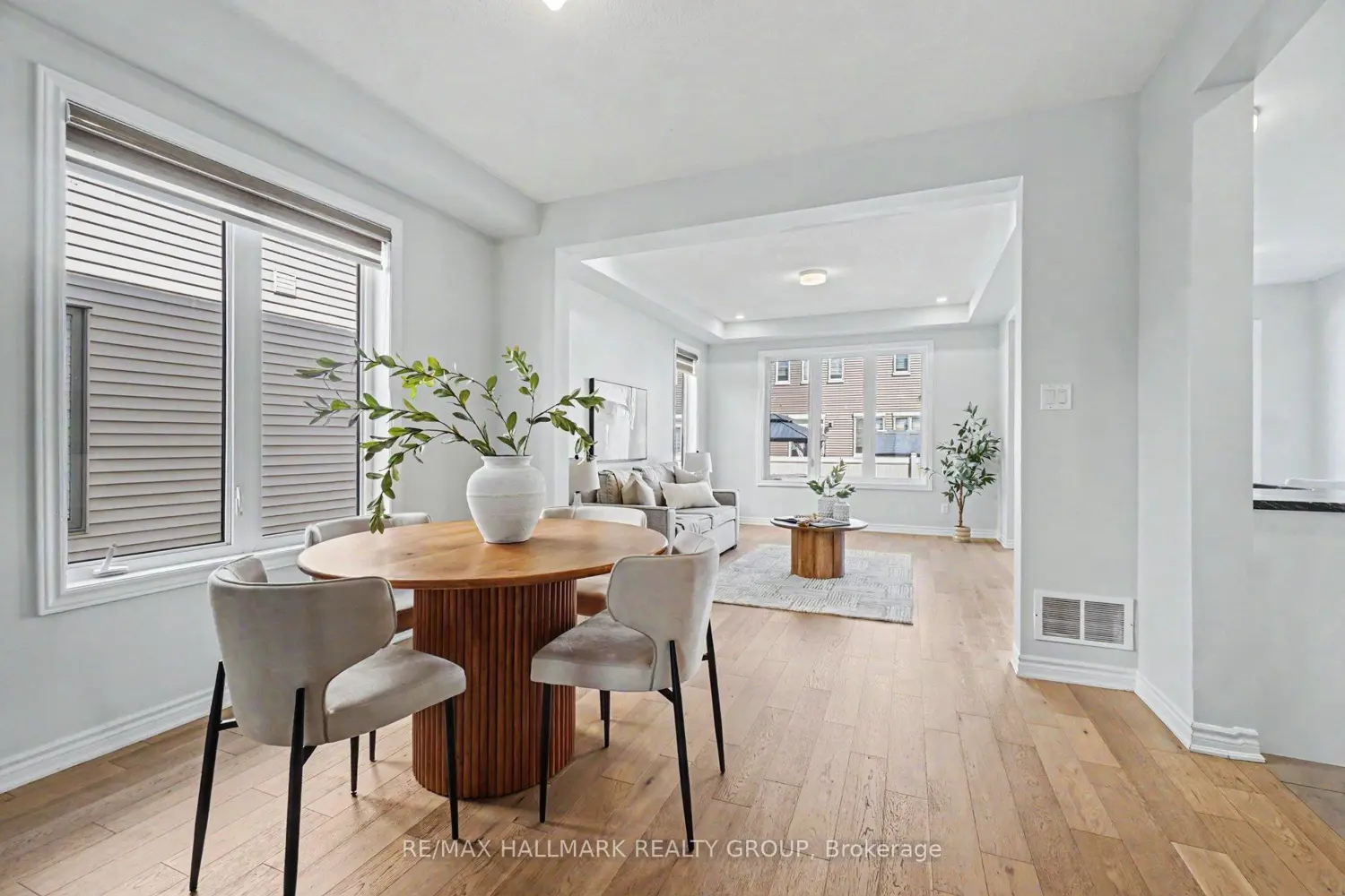 513 Catleaf Row photo 4
