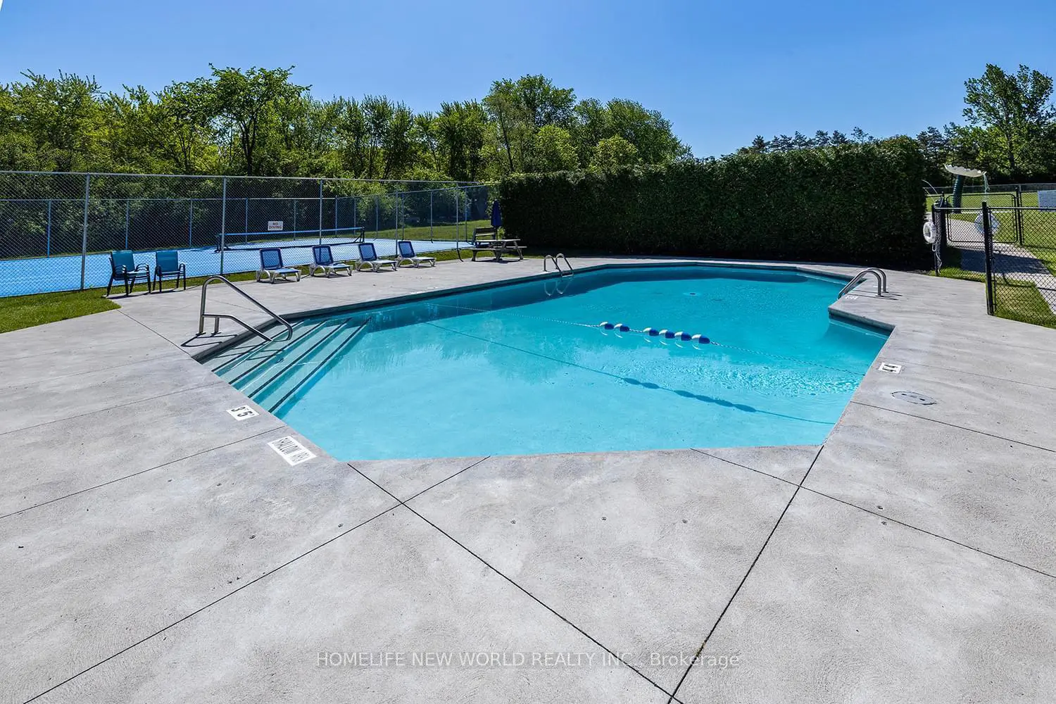 225 Platten Boulevard 484 photo 2
