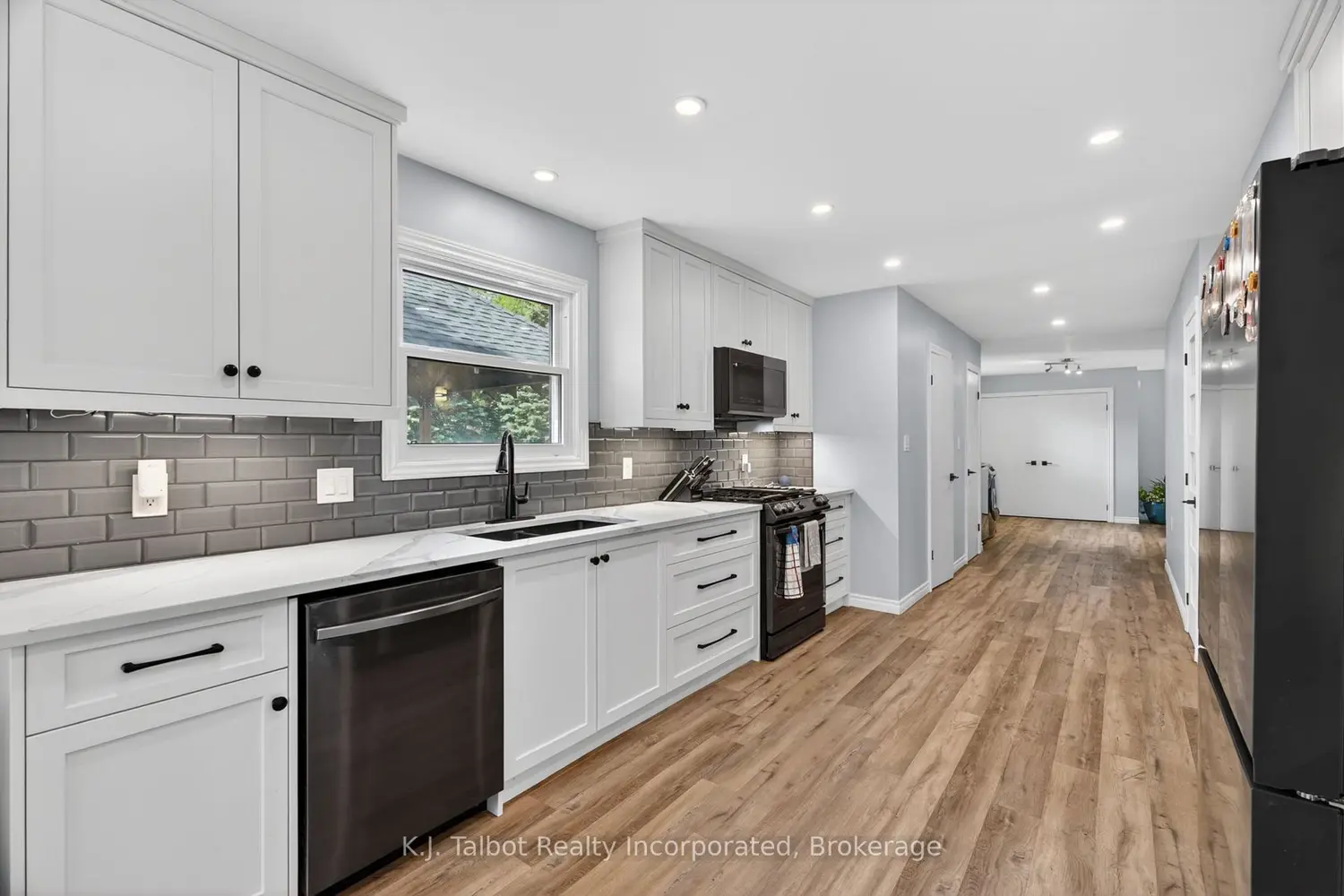 Additional image 6 of 441 Coombs Street