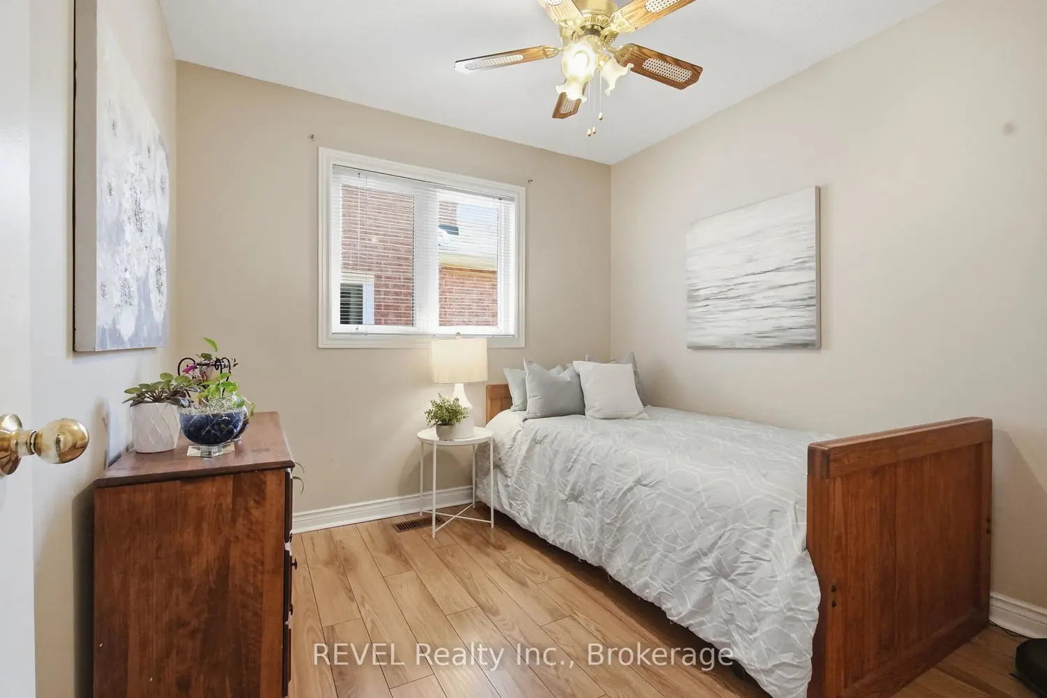 16 Parnell Crescent photo 3