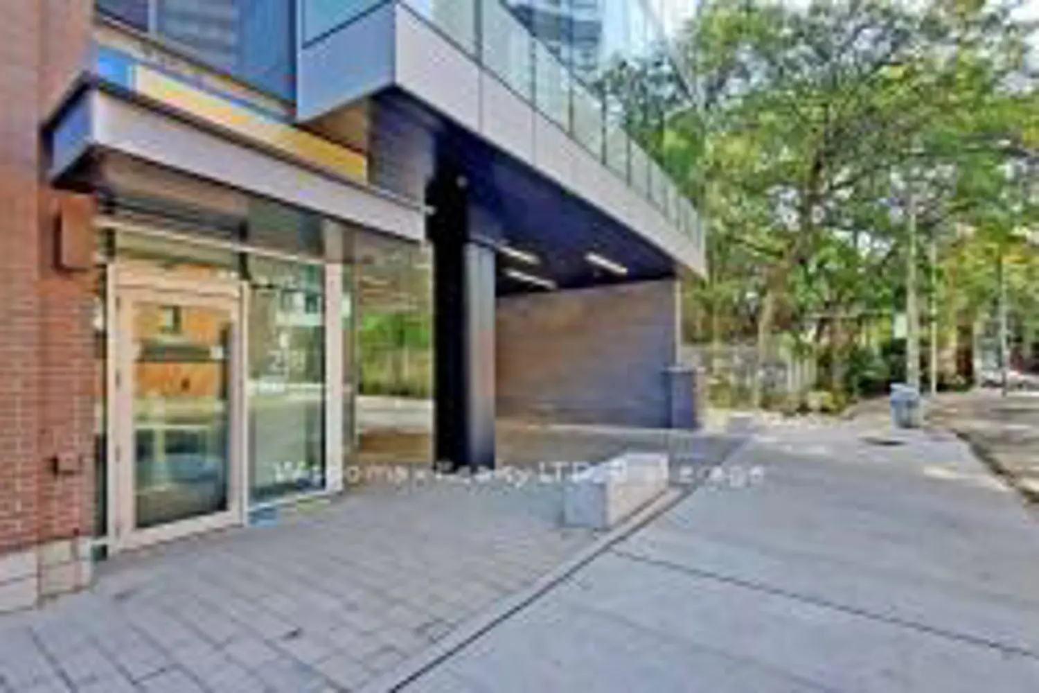 219 Dundas Street 1009