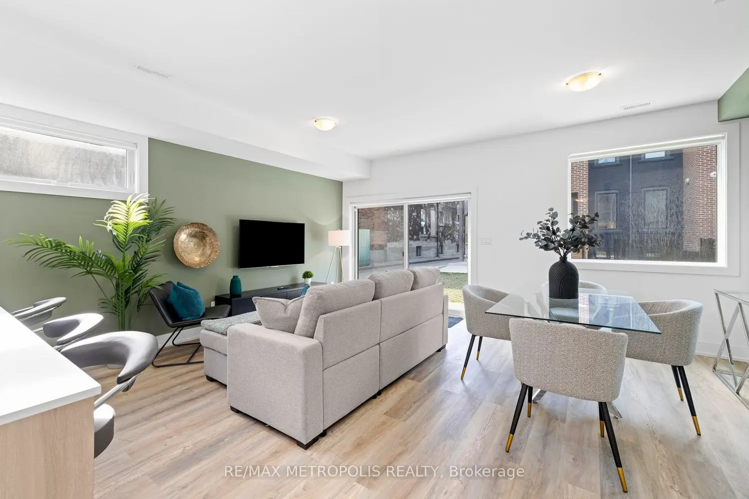 Additional image 15 of 447 Lansdowne Avenue