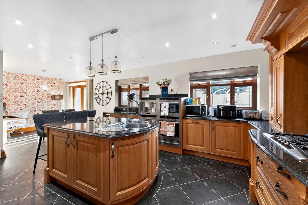 Additional image 10 of 5 bed detached house for salePark Drive, Ellesmere Port CH65