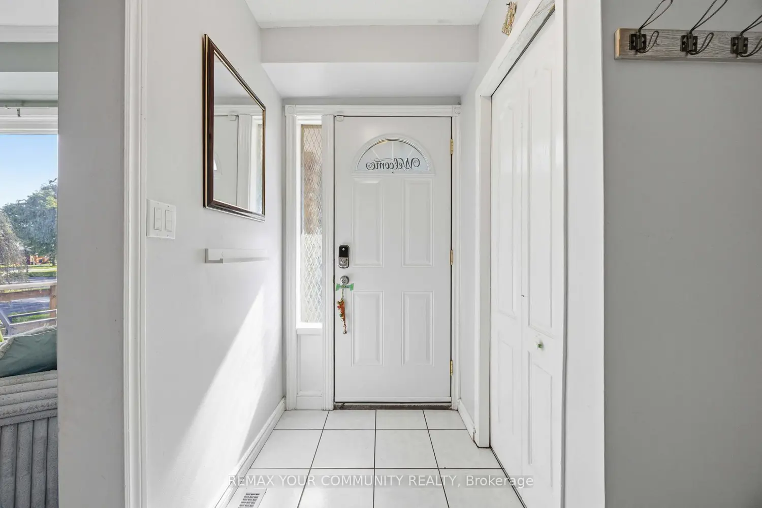 1357 Belair Crescent photo 3