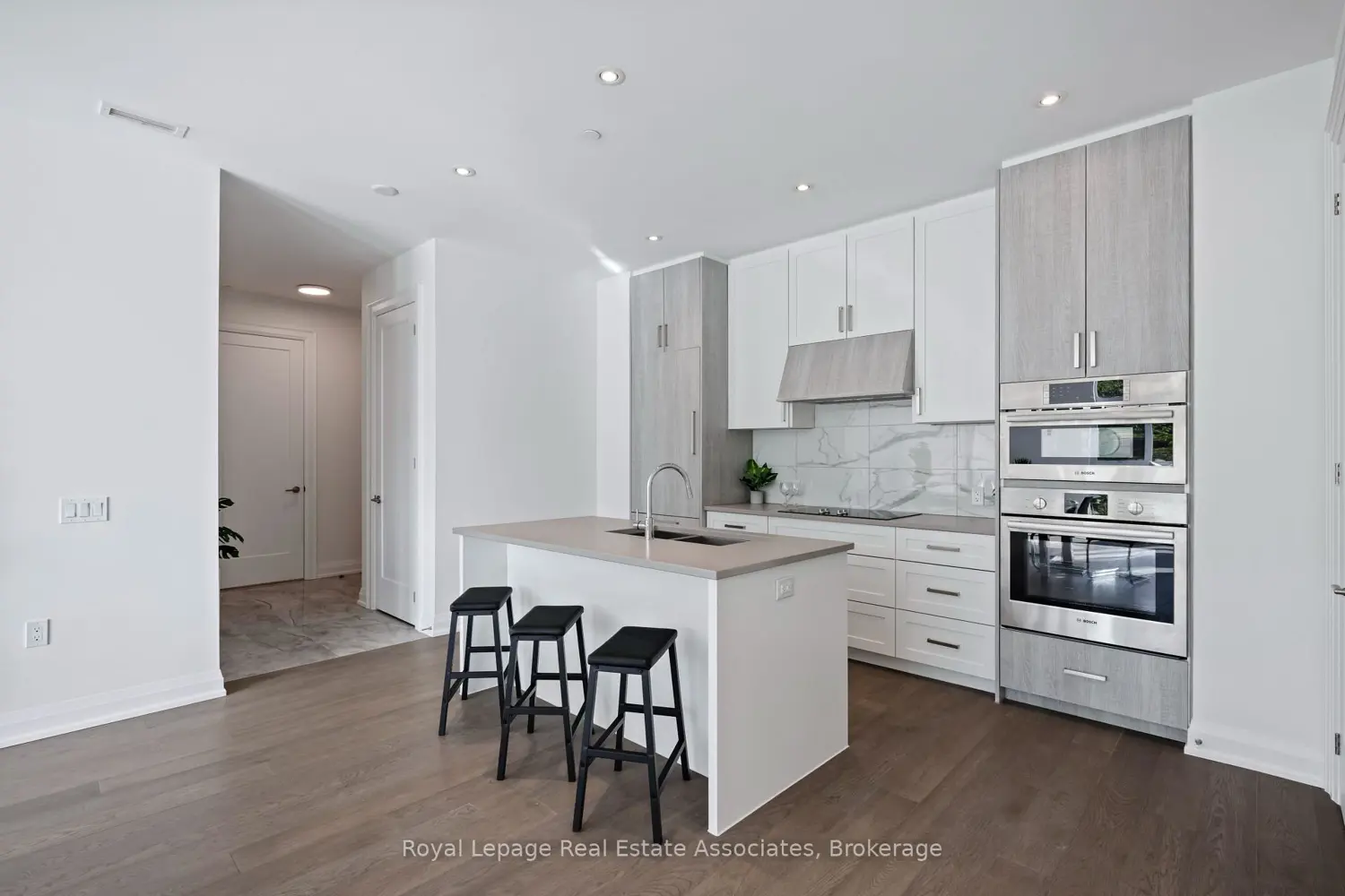 42 Mill Street 209 photo 3