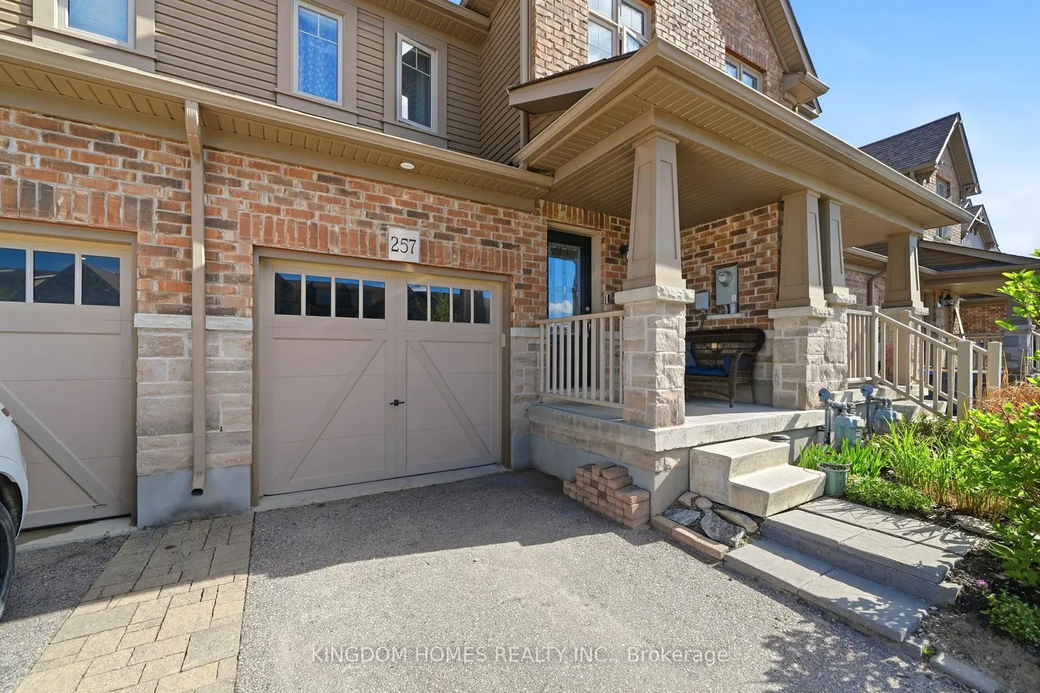 257 Hutchinson Drive photo 4