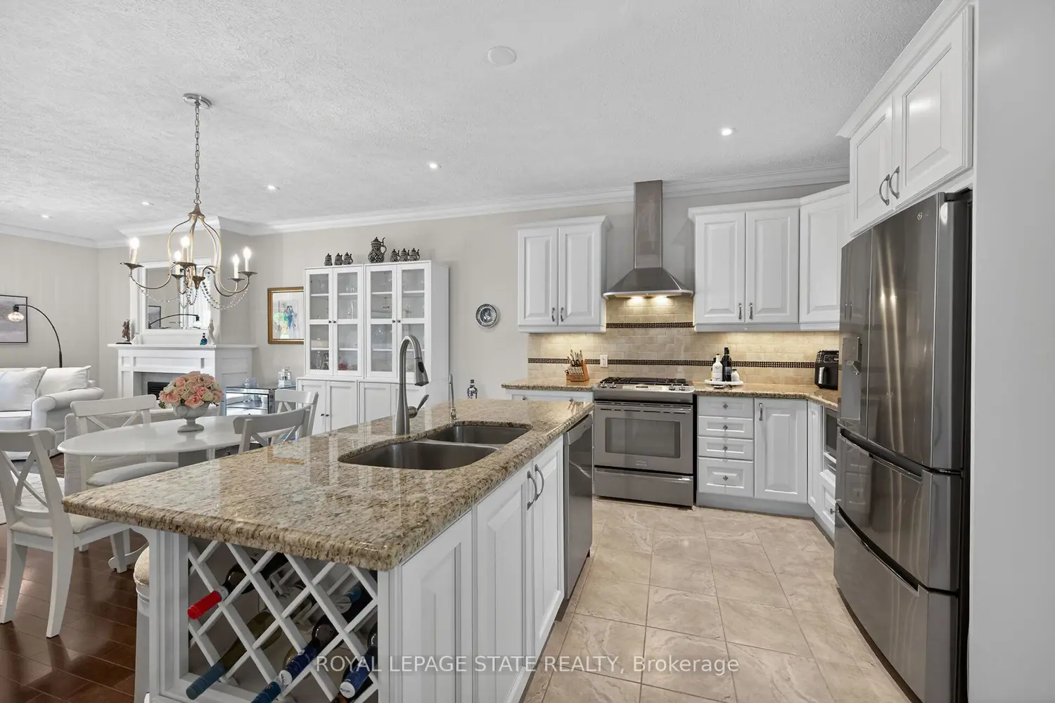244 Dundas Street 3 photo 5