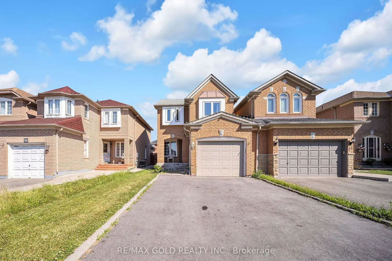 33 Fiddleneck Crescent