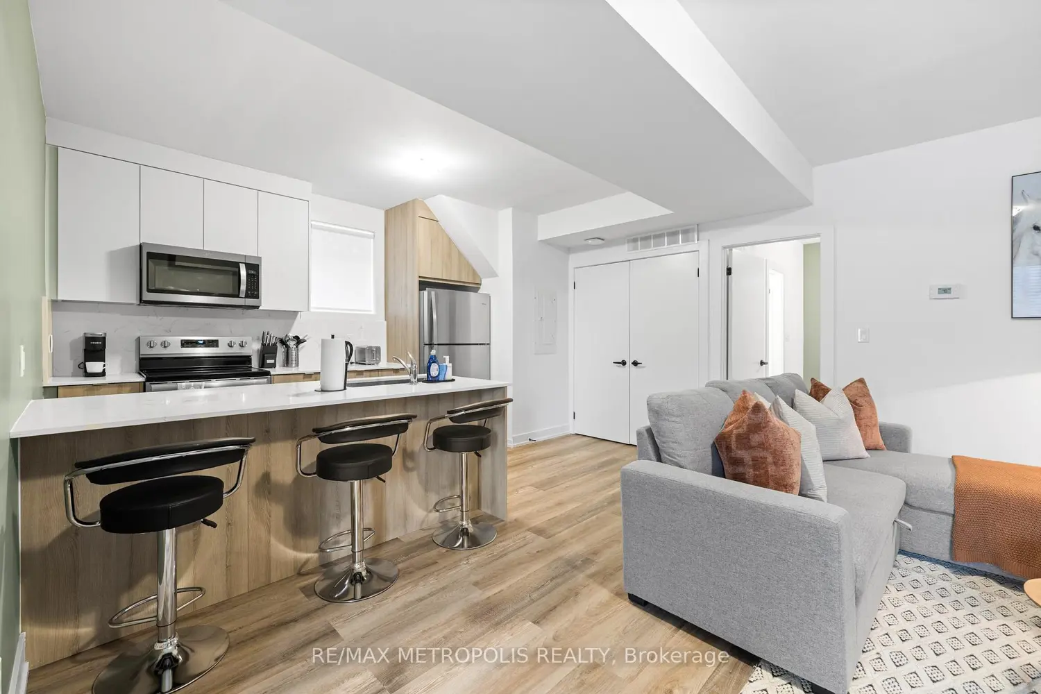 Additional image 6 of 447 Lansdowne Avenue