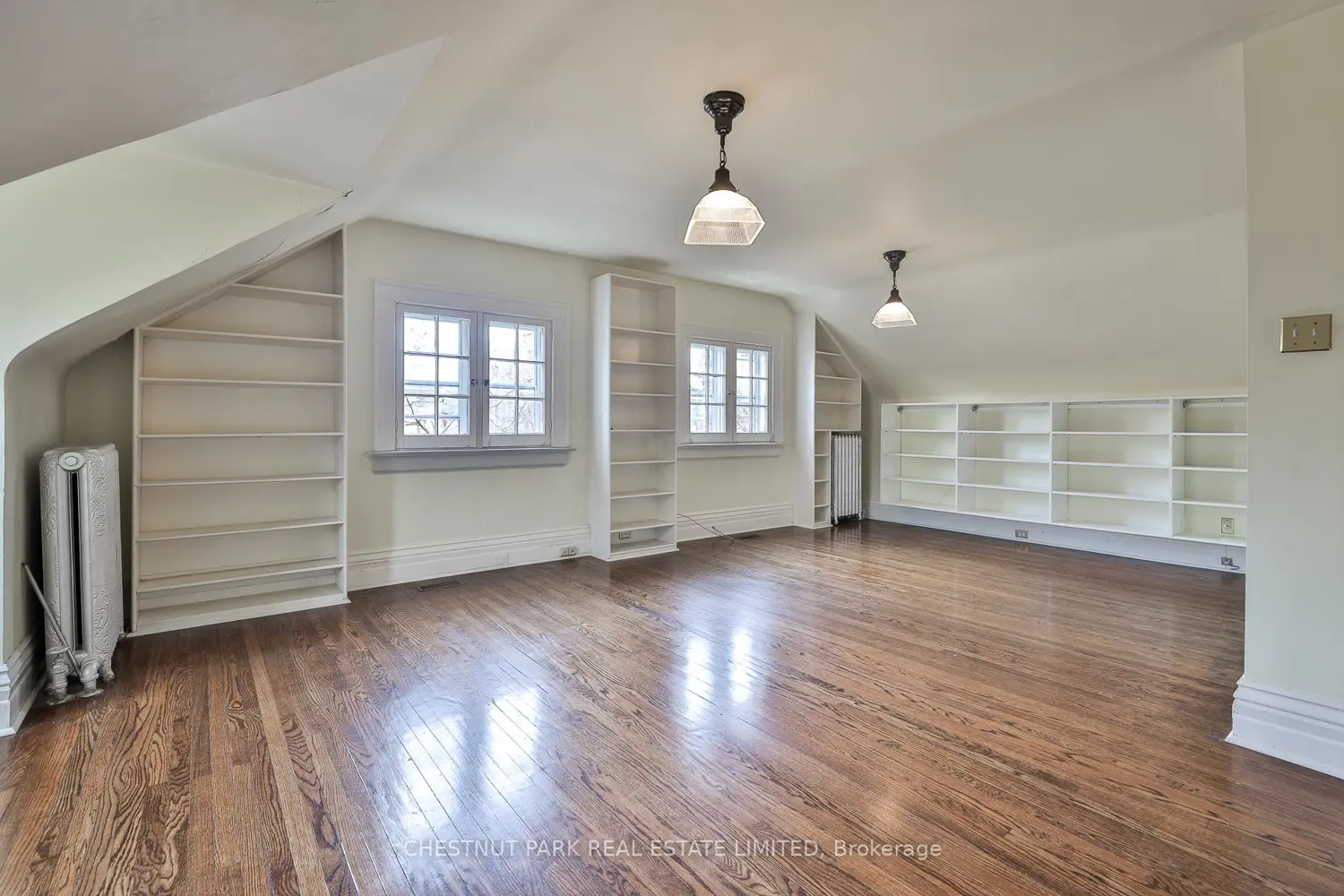 Additional image 8 of 127 Roxborough Drive