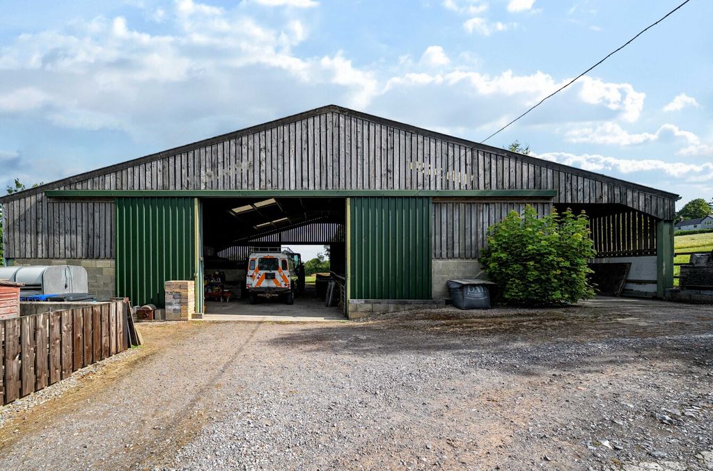 3 bed detached house for saleCaen Hill, Devizes SN10 photo 5