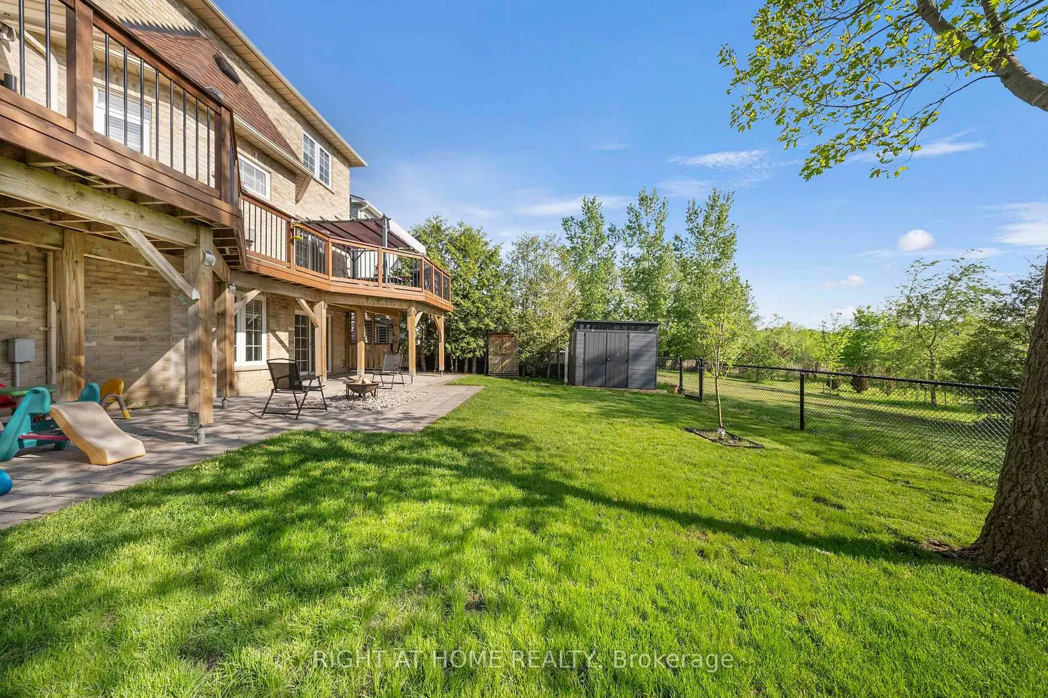 1048 Mcquay Boulevard photo 2