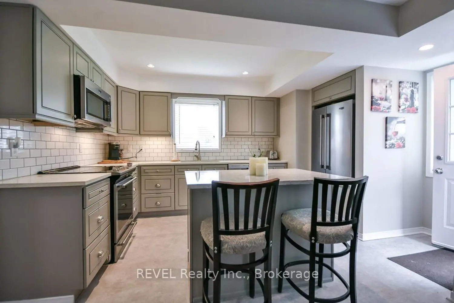 179 Luckport Crescent photo 3
