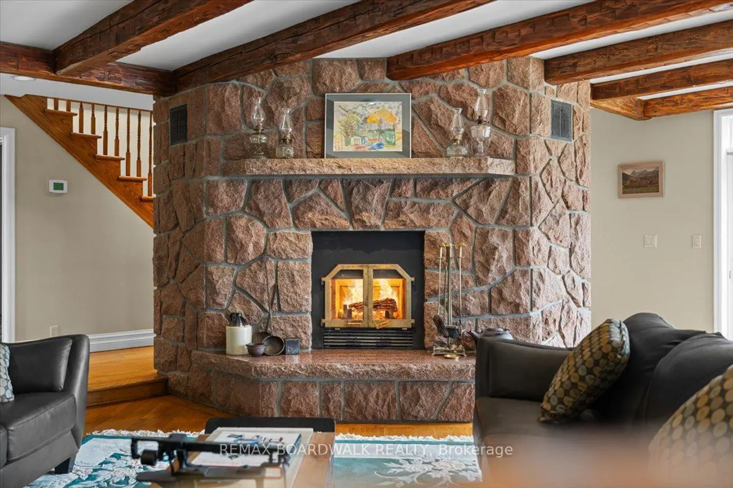2464 Scrivens Drive photo 3