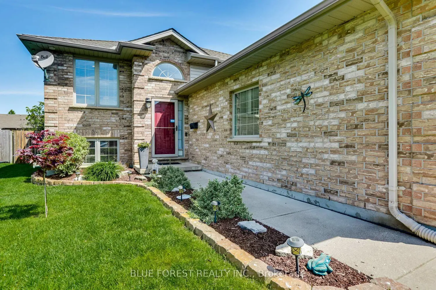 116 Woodvale Drive photo 2