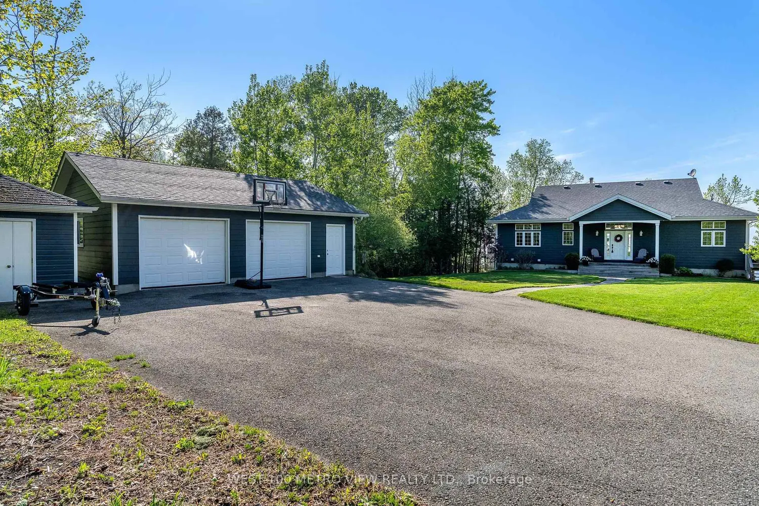 458 Silver Birch Drive photo 5