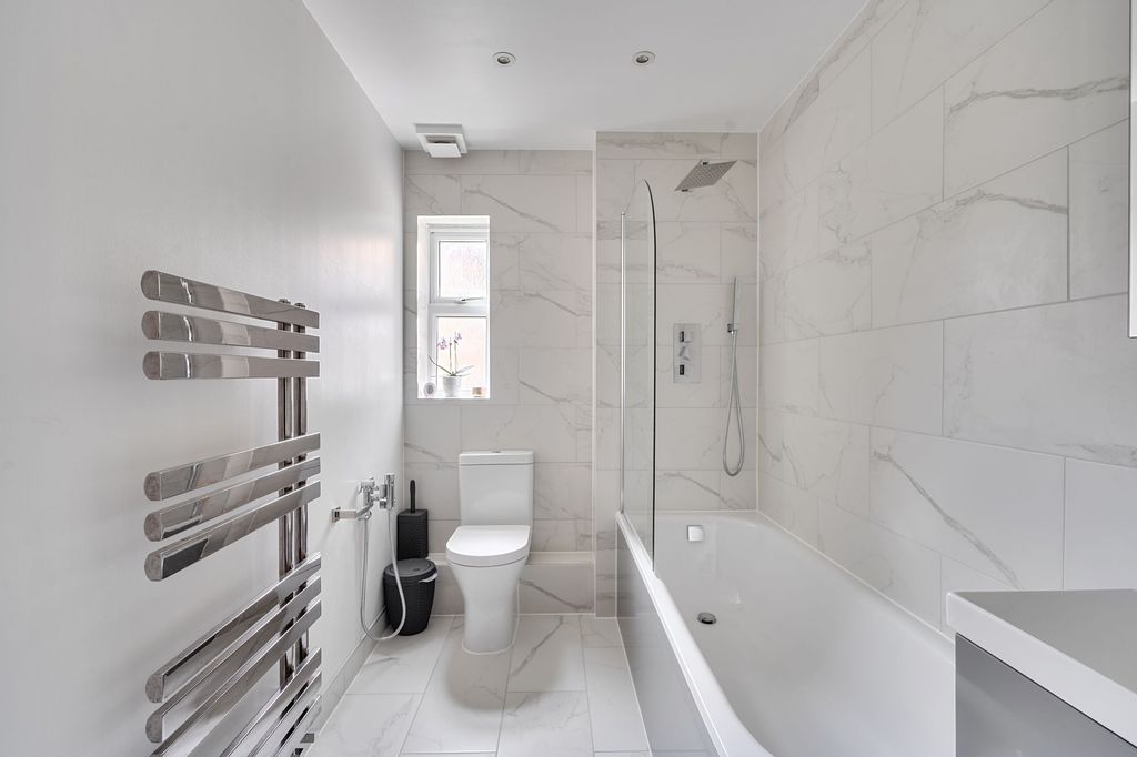 Additional image 17 of 3 bed flat for saleHorton Crescent, Epsom KT19