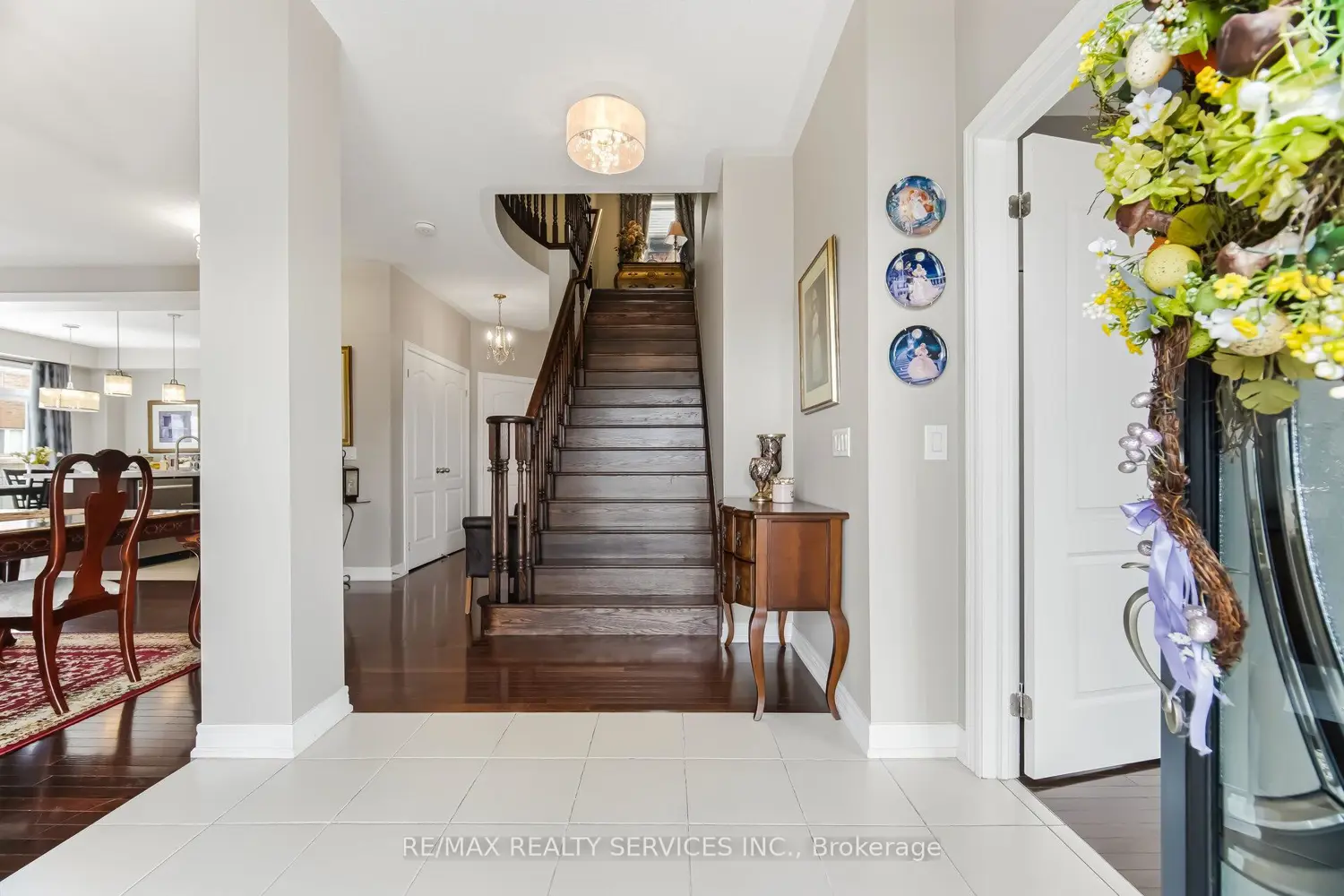 93 Learmont Avenue photo 4
