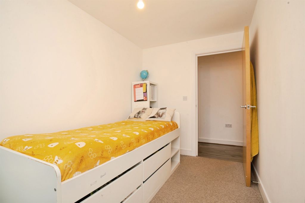 Additional image 9 of 2 bed flat for saleHeol Tre Forys, Penarth CF64