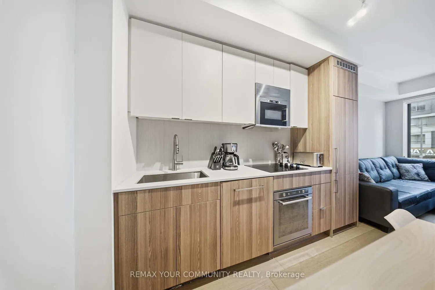 Additional image 8 of 840 St Clair Avenue 312