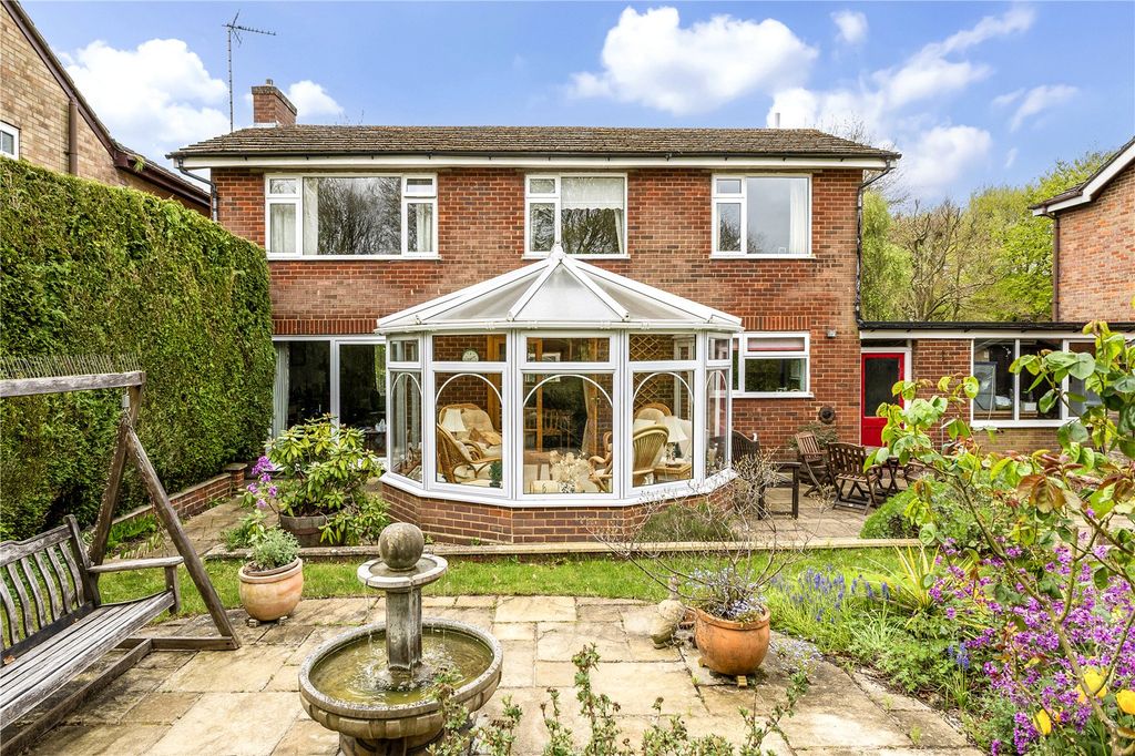 Additional image 2 of 4 bed detached house for saleThe Avenue, Dunstable, Bedfordshire LU6