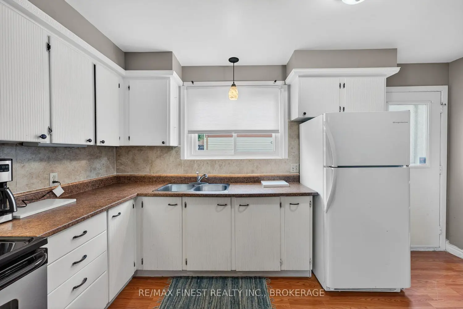 1057 Basswood Place photo 5