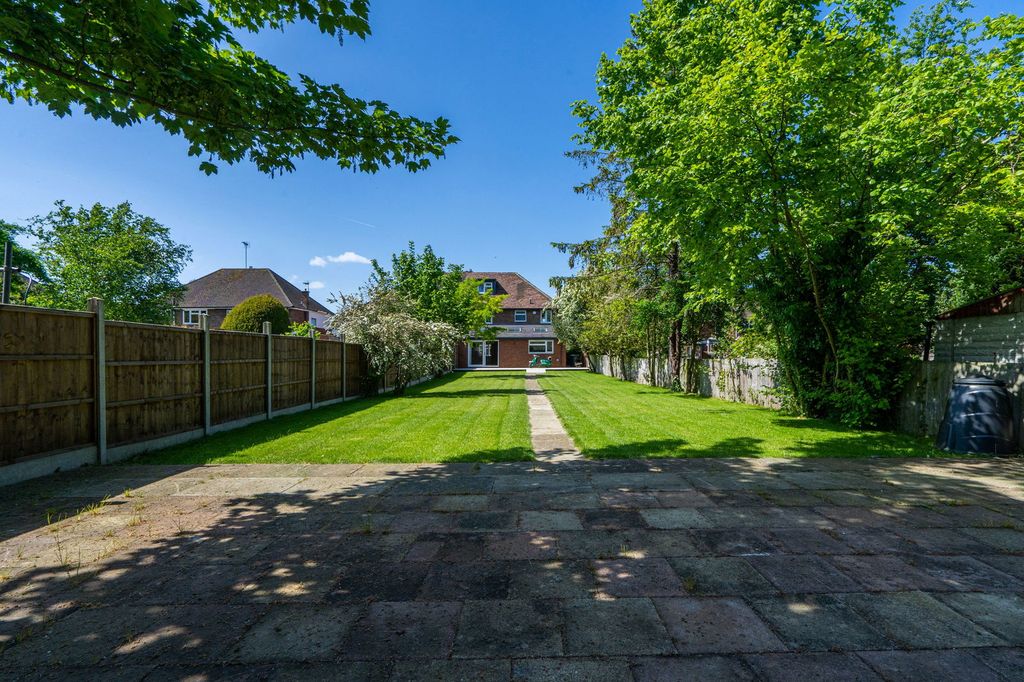 Additional image 3 of 4 bed semi-detached house for saleLancot Drive, Dunstable LU6