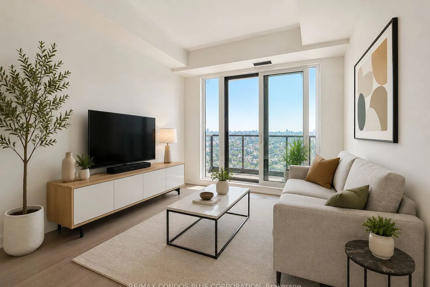 108 Peter Street 3701