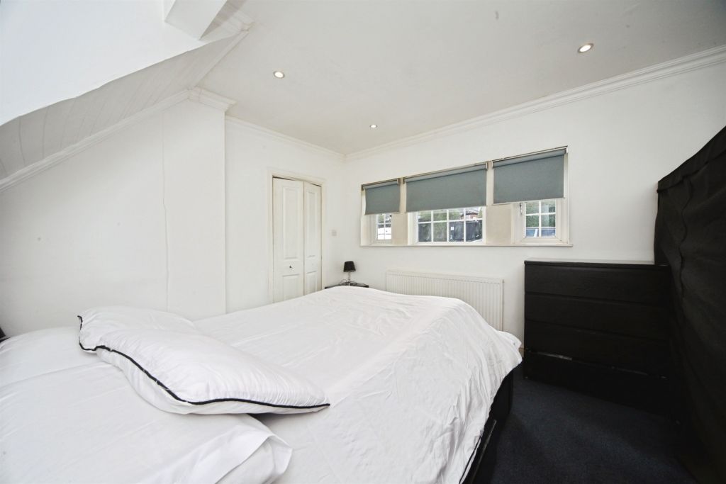 Additional image 7 of 4 bed detached house for saleLockhart Close, Dunstable LU6