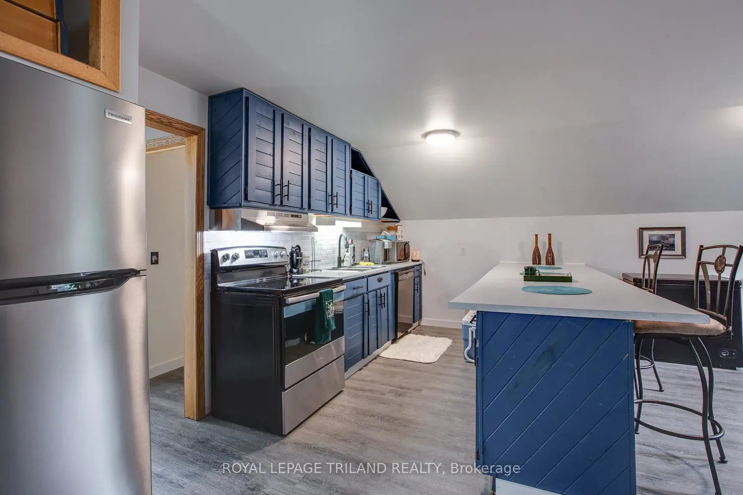 Additional image 12 of 7575 Biddulph Street
