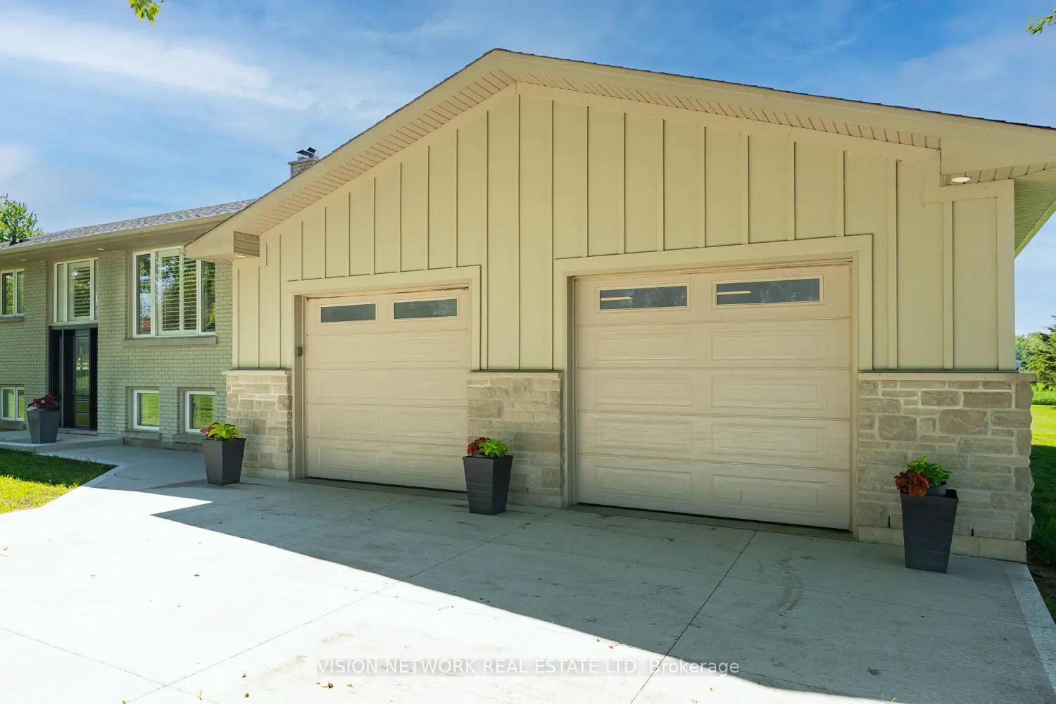 16909 Evelyn Drive photo 4