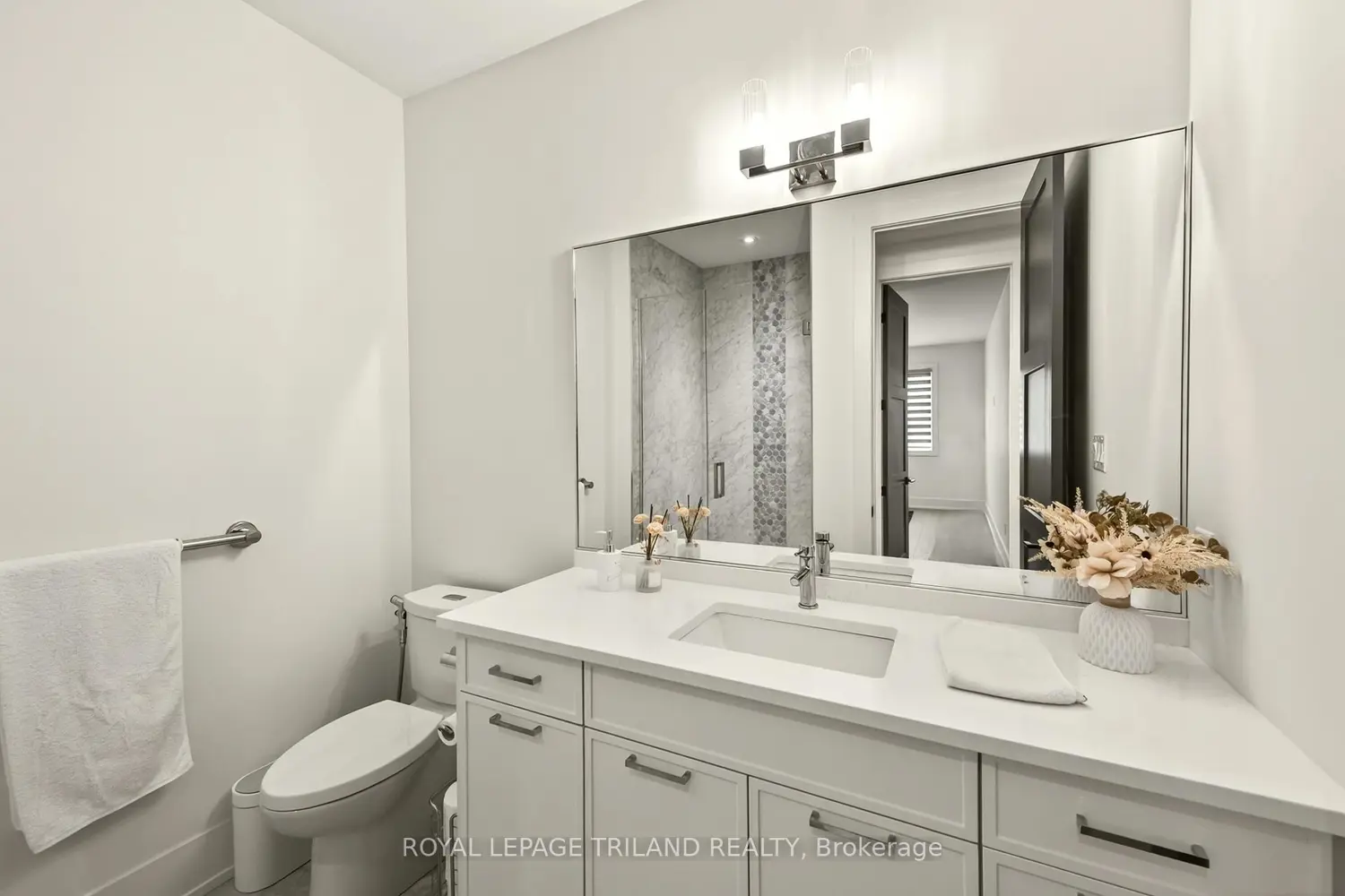 Additional image 10 of 2244 Red Thorne Avenue