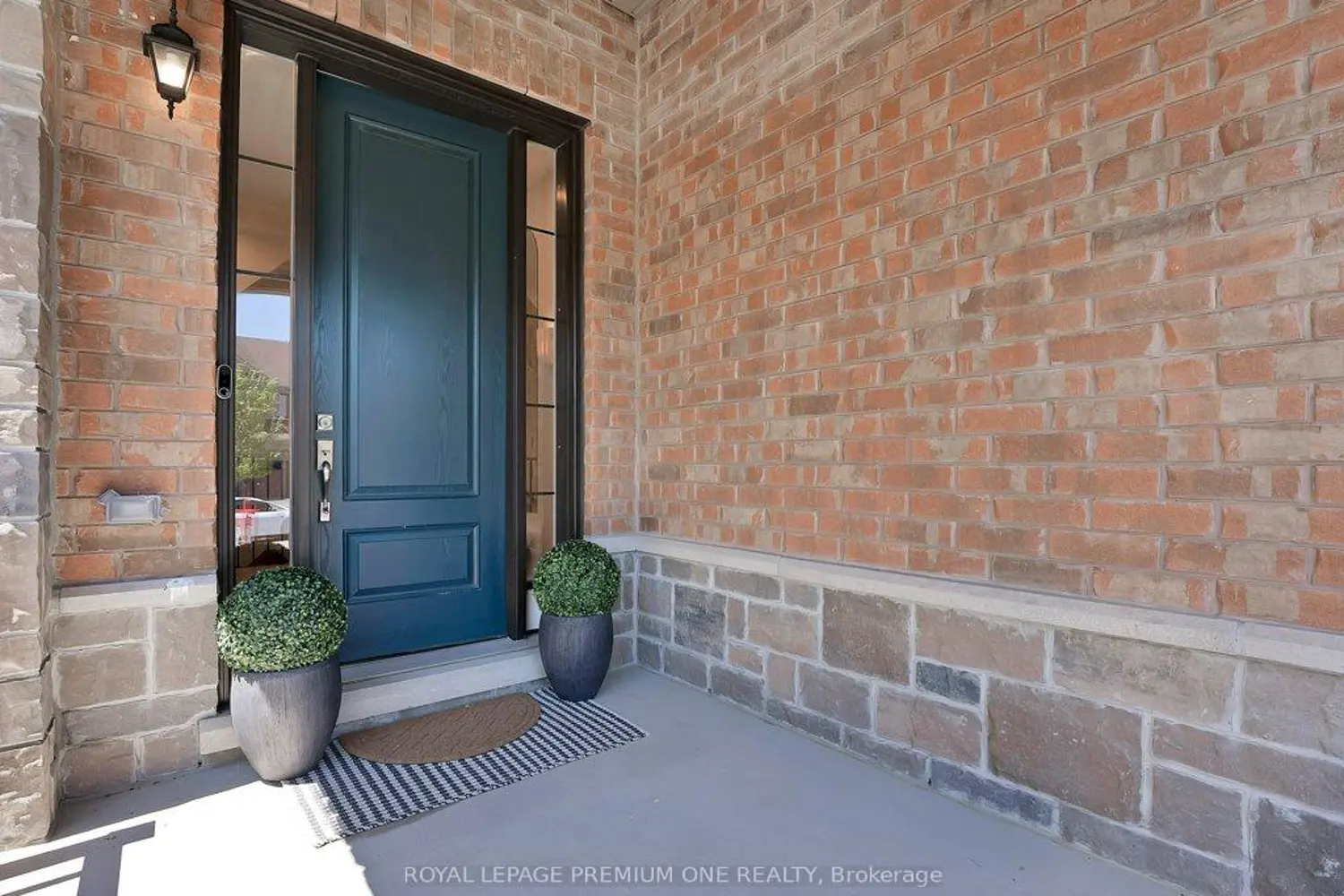 6 Byblos Court photo 2