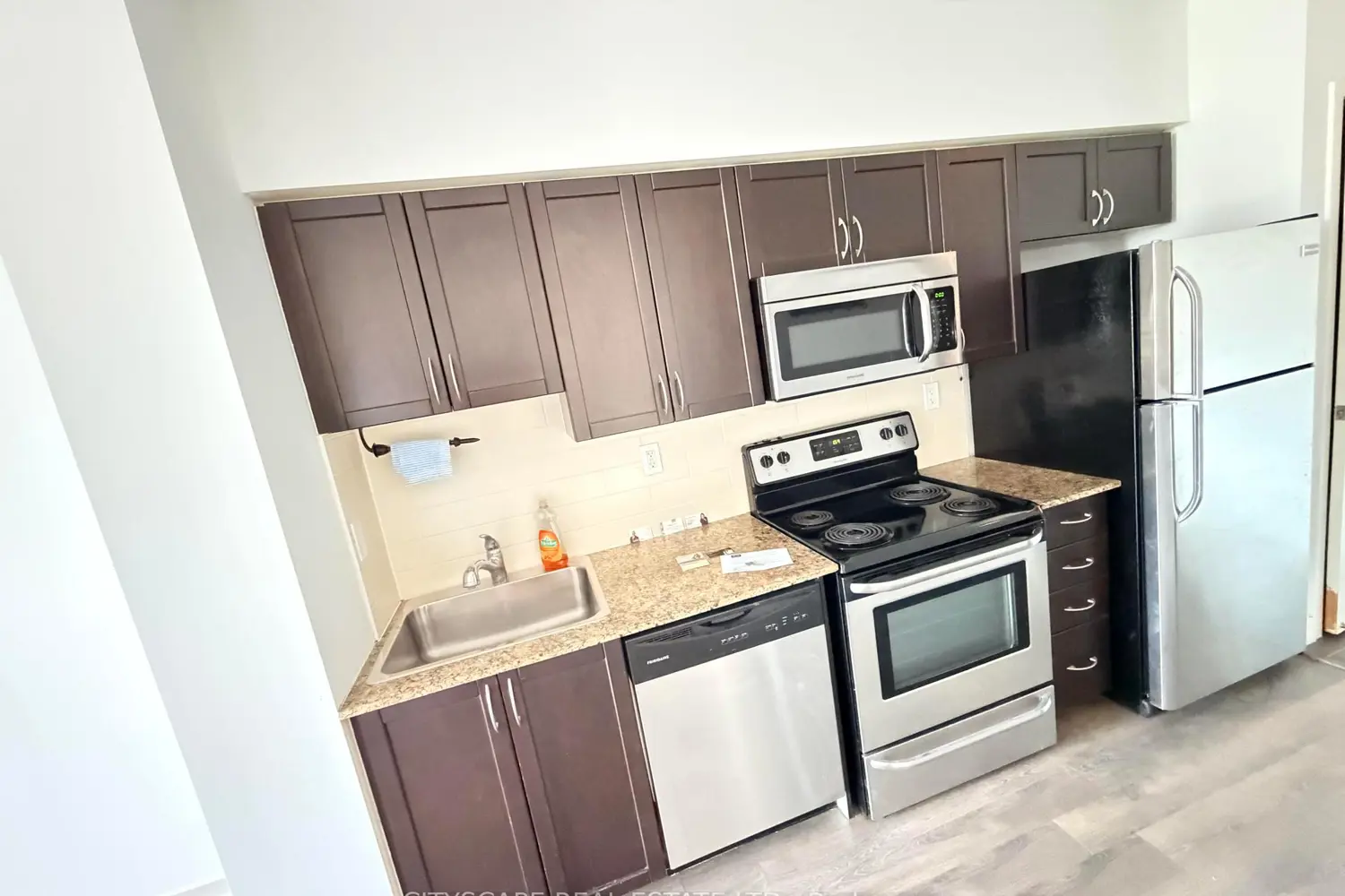 Additional image 7 of 816 Lansdowne Avenue 801