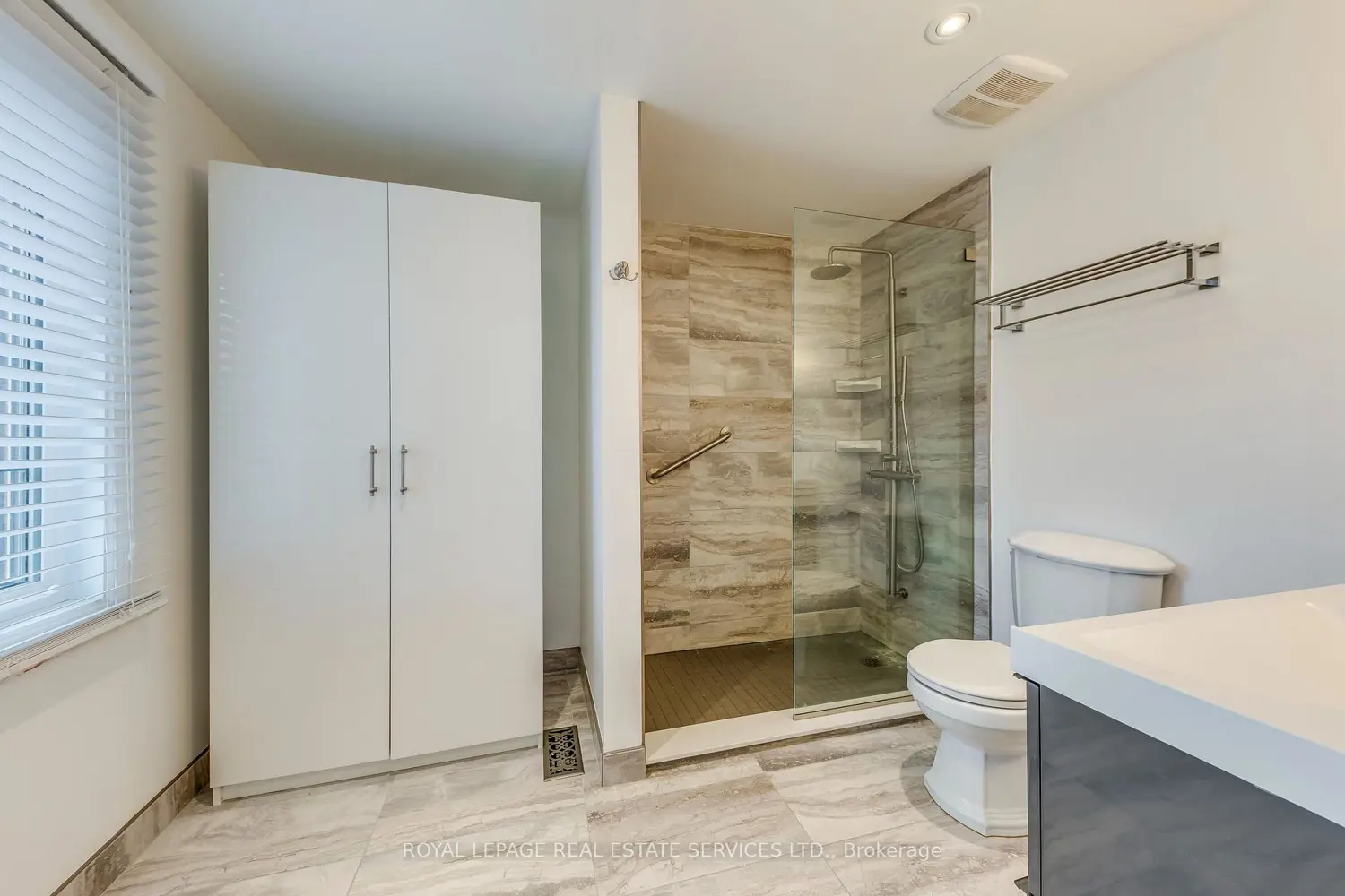 Additional image 14 of 3390 Chartrand Crescent