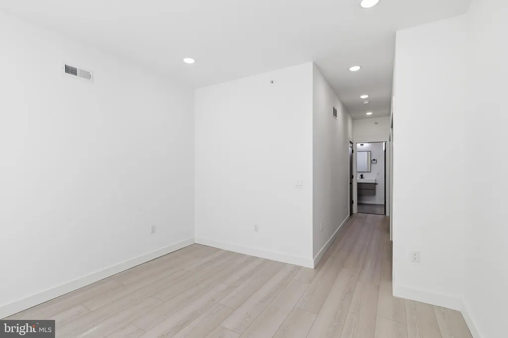 Additional image 13 of 1023 W Orleans Street, Philadelphia, PA 19133