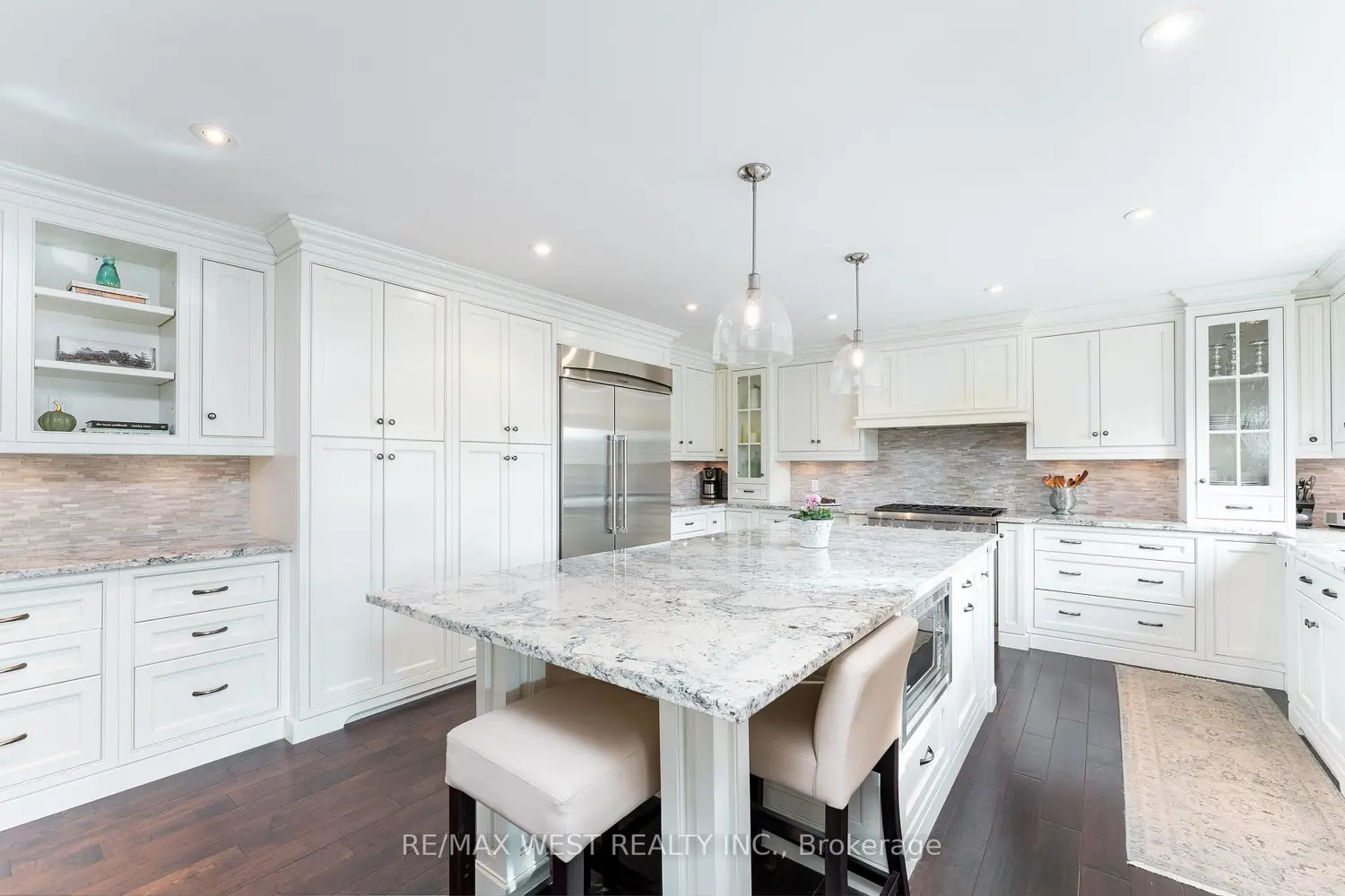 18 Harrowsmith Place photo 5