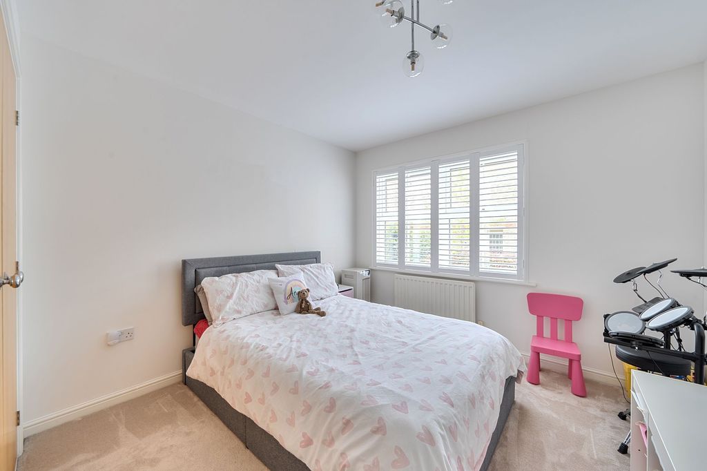 Additional image 13 of 3 bed flat for saleHorton Crescent, Epsom KT19