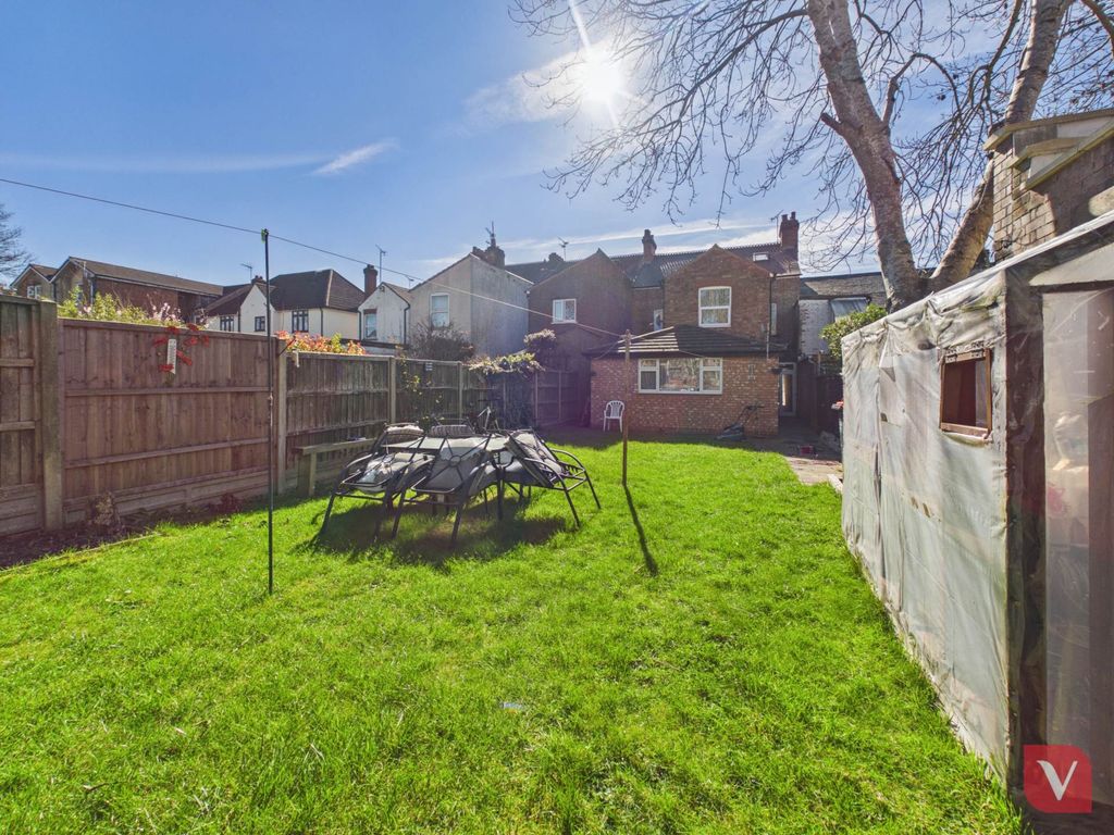 Additional image 14 of 8 bed detached house for saleHigh Street South, Dunstable LU6