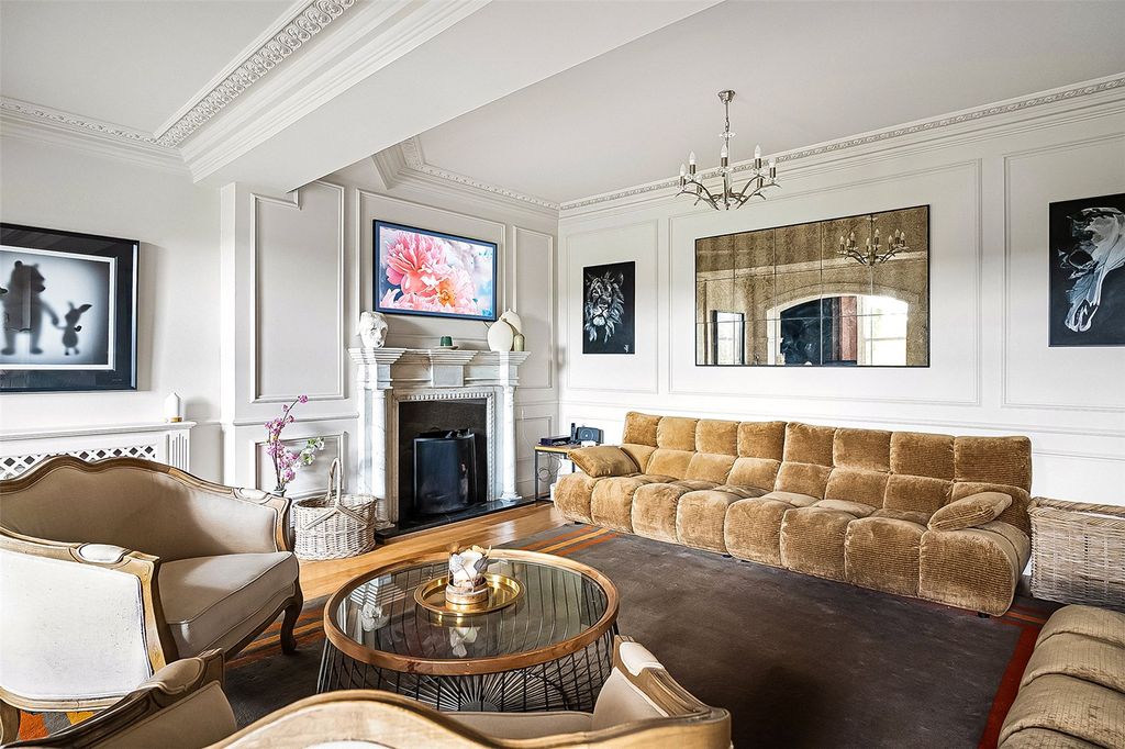 Additional image 3 of 3 bed flat for saleOld Bury Hill, Westcott, Dorking, Surrey RH4